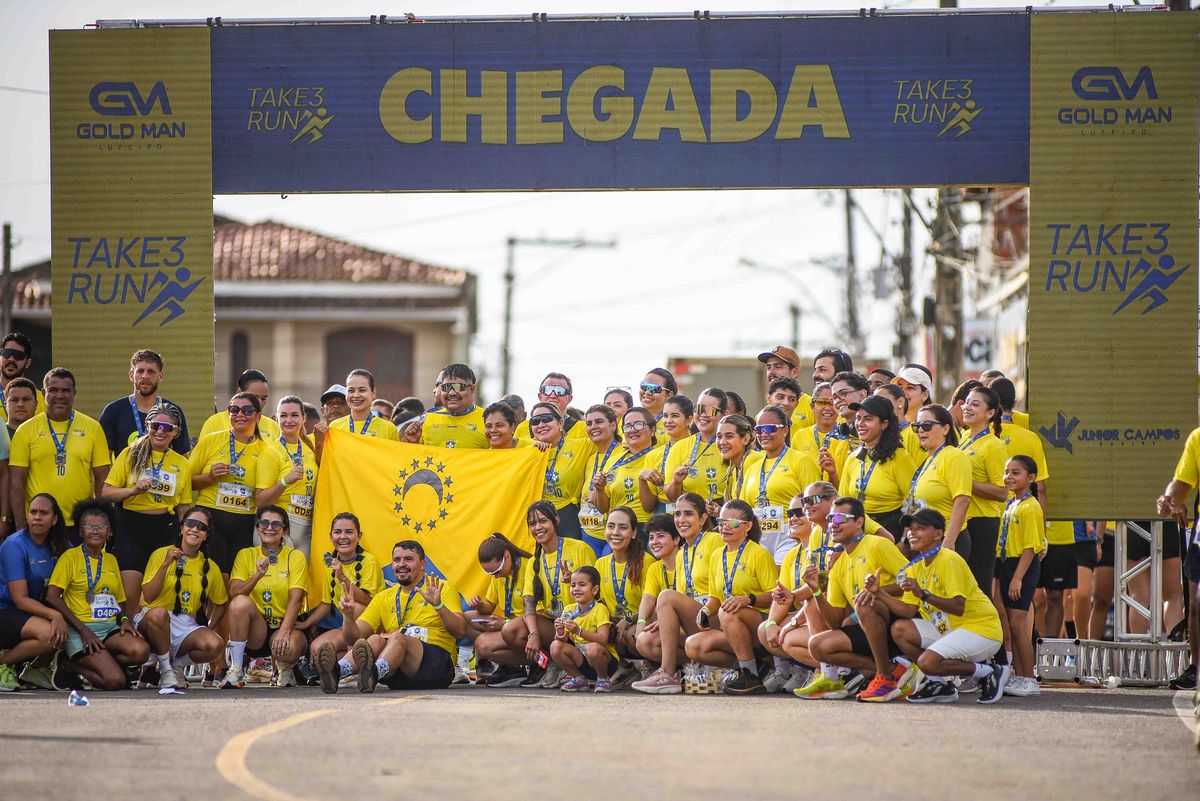 Corredores na chegada — Take3 Run